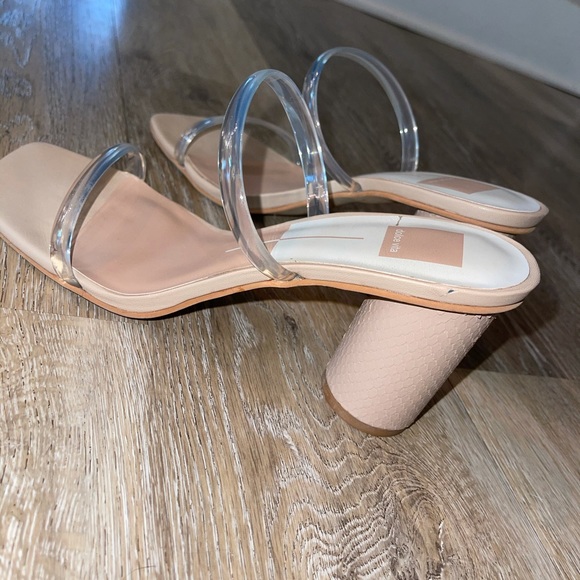 Heels - Picture 3 of 10